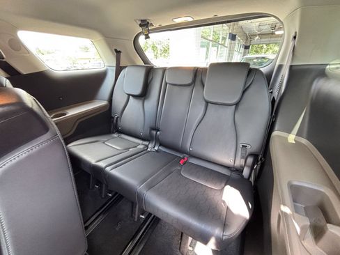 Used 2026 Kia Carnival FWD image 26