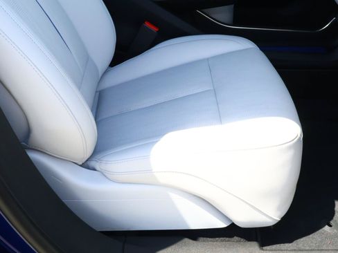 Used 2026 Cadillac Lyriq Premium Sport w/ LPO, Floor Liner Package RWD image 24