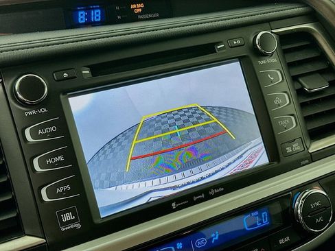 Used 2019 Toyota Highlander Limited AWD/4WD image 19