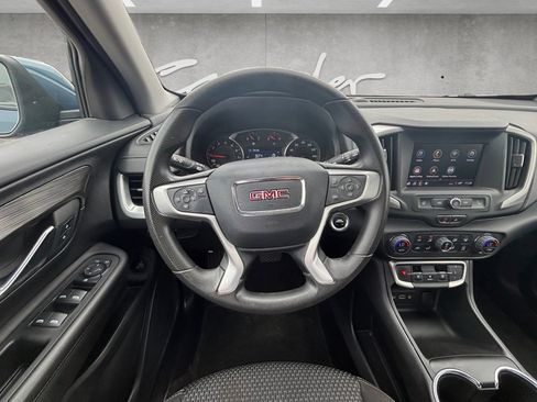 Used 2024 GMC Terrain SLE w/ Driver Convenience Package image 20
