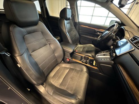 Used 2020 Honda CR-V Touring image 25