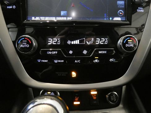 Used 2017 Nissan Murano SL image 16