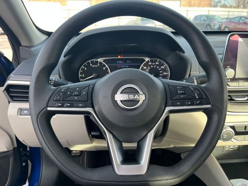 Used 2025 Nissan Altima 2.5 SV image 28