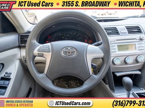 Used 2008 Toyota Camry LE FWD image 11