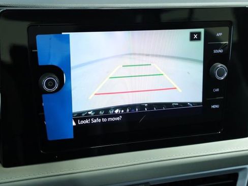 New 2026 Volkswagen Taos SE FWD image 19