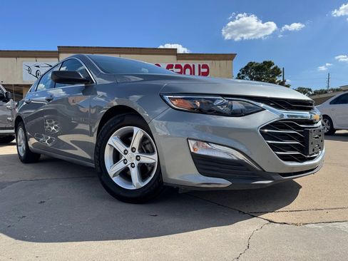 Used 2023 Chevrolet Malibu LS image 36