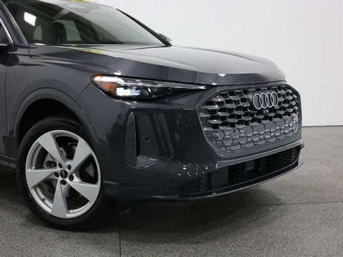 Certified 2025 Audi Q5 Premium Plus w/ Premium Plus AWD/4WD image 3