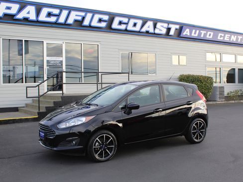 Used 2017 Ford Fiesta SE w/ Equipment Group 201A image 1