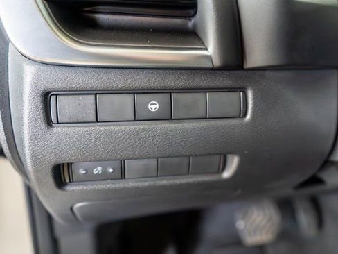 Used 2021 Nissan Rogue SV image 22