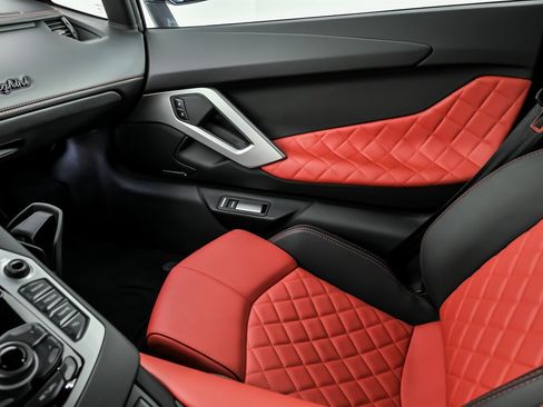 Used 2018 Lamborghini Aventador S image 44