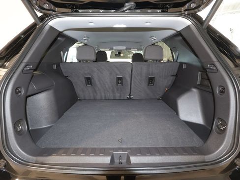 Used 2024 Chevrolet Equinox LT FWD image 24