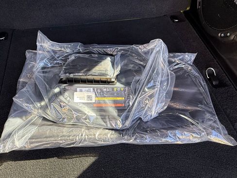 Used 2024 Jeep Wrangler Unlimited Sahara w/ Technology Group image 23