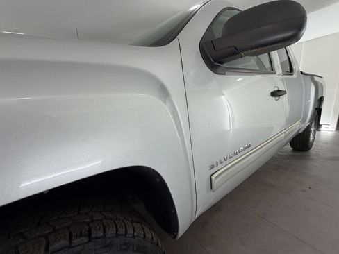 Used 2011 Chevrolet Silverado 1500 LT AWD/4WD image 3