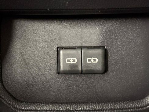 Certified 2023 Toyota Highlander L FWD image 33
