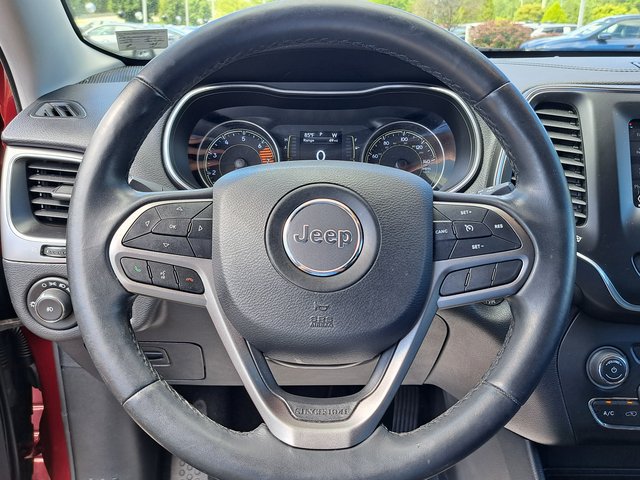 Used 2020 Jeep Cherokee Latitude Plus AWD/4WD image 10