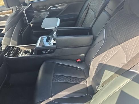 Used 2018 BMW ALPINA B7 xDrive image 4