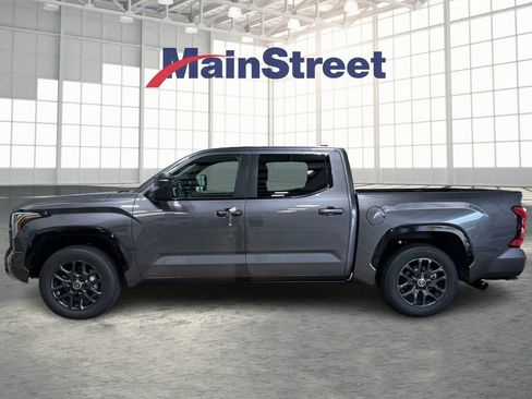 Used 2024 Toyota Tundra Platinum AWD/4WD image 2