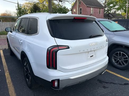 Used 2023 Kia Telluride EX w/ EX Captain's Chair Package AWD/4WD image 8