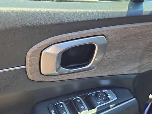Certified 2023 Kia Sorento EX w/ Panoramic Sunroof Package FWD image 20