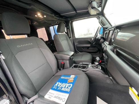 Used 2022 Jeep Wrangler Unlimited Sahara AWD/4WD image 13