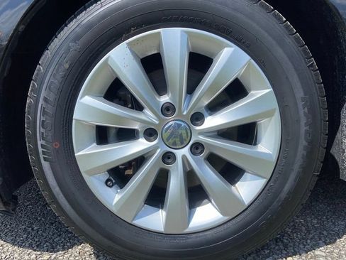 Used 2019 Volkswagen Beetle 2.0T S FWD image 9
