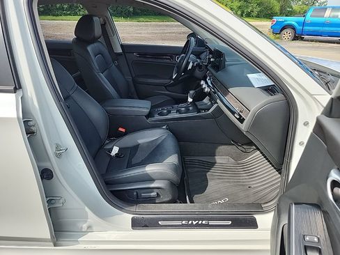 Used 2023 Honda Civic Touring image 38