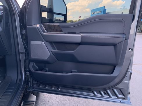 Used 2024 Ford F250 Lariat w/ Sport Appearance Package image 29