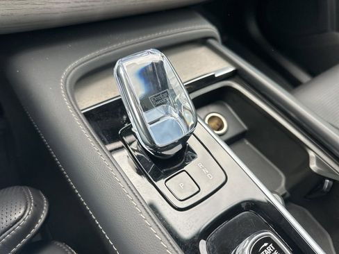 Used 2024 Volvo XC90 B6 Ultimate w/ Lounge Package image 20