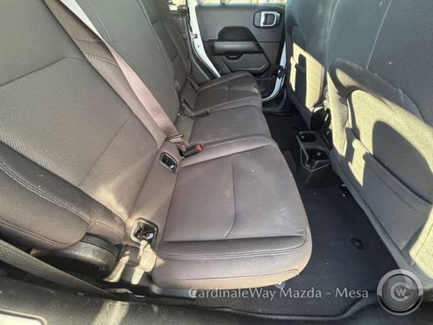 Used 2023 Jeep Gladiator Overland image 13