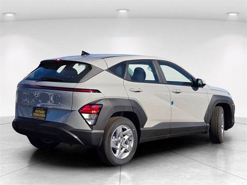 New 2026 Hyundai Kona SE image 6
