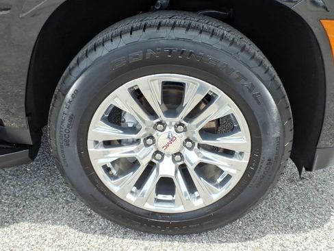 Used 2025 GMC Yukon Denali RWD image 9