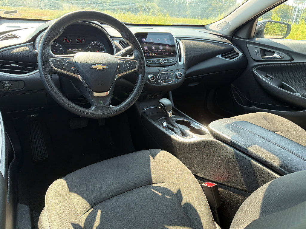 Used 2025 Chevrolet Malibu LT FWD image 22