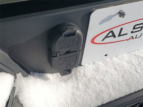 Certified 2023 Jeep Gladiator Sport image 6