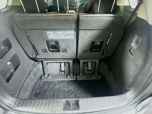 Used 2026 Kia Carnival FWD image 30