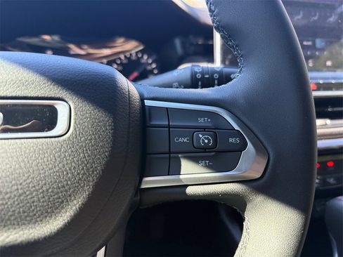 New 2026 Jeep Compass Latitude image 22