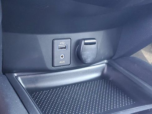 Used 2017 Nissan Rogue SV AWD/4WD image 28
