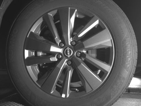 Used 2025 Nissan Pathfinder SV image 12