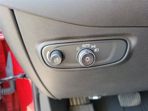 Used 2024 Chevrolet Equinox LT w/ LPO, Floor Liner Package FWD image 18