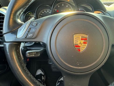 Used 2011 Porsche Cayenne image 19