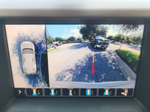 Used 2020 GMC Acadia Denali w/ Technology Package FWD image 20