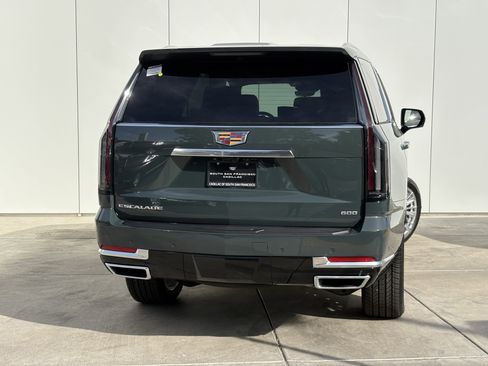New 2026 Cadillac Escalade Luxury image 6