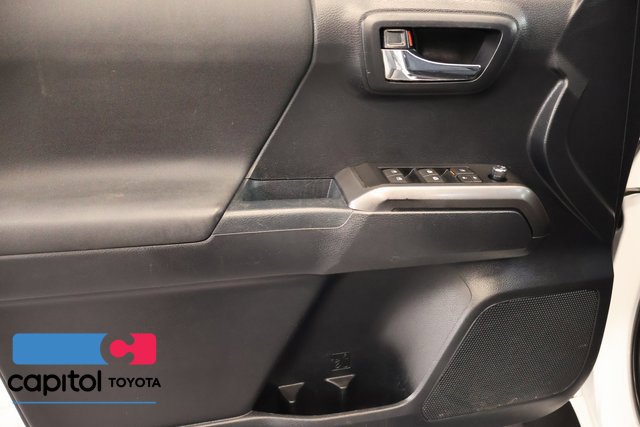 Certified 2018 Toyota Tacoma TRD Sport AWD/4WD image 10