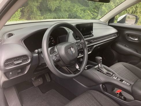 Used 2024 Honda HR-V LX image 10