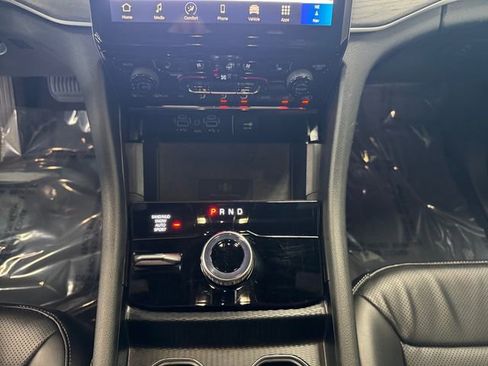 Used 2024 Jeep Grand Cherokee Limited w/ Luxury Tech Group II AWD/4WD image 14