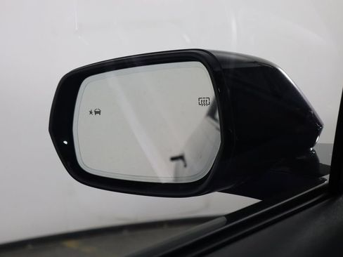 Used 2024 Cadillac Lyriq Sport RWD image 39