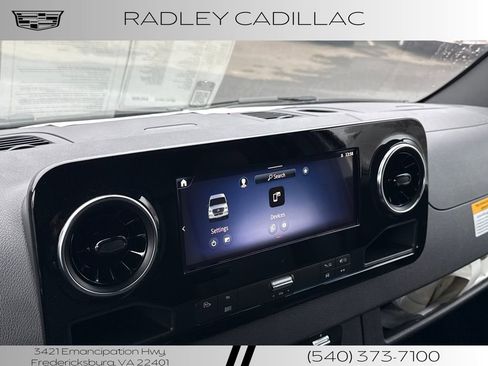 Used 2024 Mercedes-Benz eSprinter 170 Cargo image 8