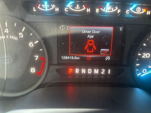 Used 2019 Ford F150 XL w/ Equipment Group 101A Mid AWD/4WD image 10