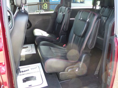 Used 2018 Dodge Grand Caravan GT image 11