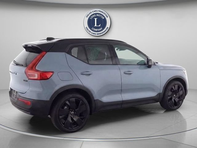 New 2026 Volvo XC40 B5 Core w/ Climate Package AWD/4WD image 4