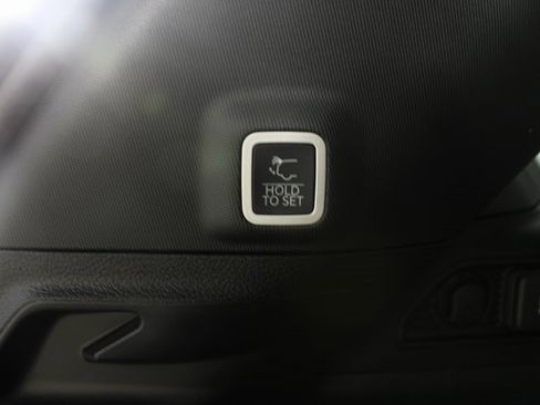 New 2025 Jeep Grand Cherokee Limited image 23